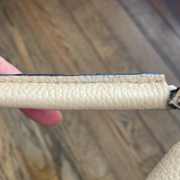 🔥SOLD 🔥 LV Capucine pebbled leather hand bag - Picture 9 of 16